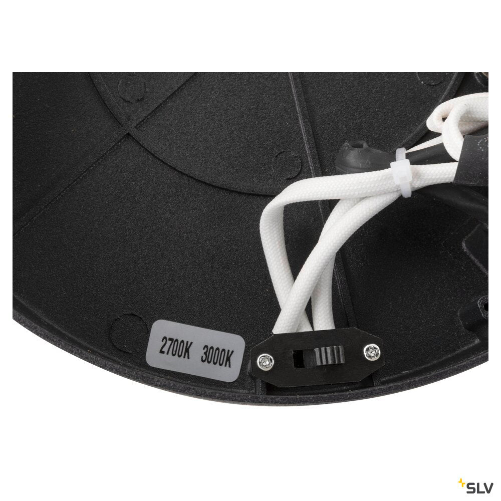 Едно осветително тяло за повърхностен монтаж на стена и таван